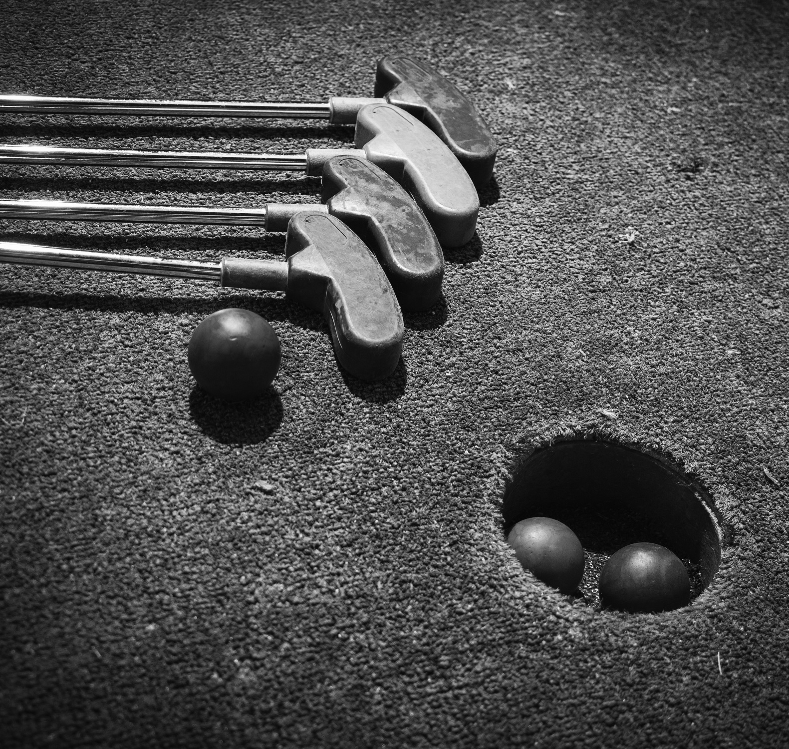 Pallina da golf vicino alla buca